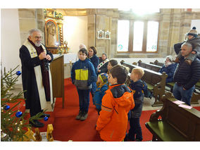 Krippenandacht mit Segnung der Kinder (Foto: Elisabetha Rößler)